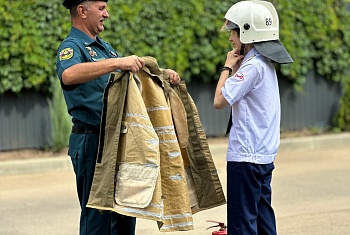 УЧИМСЯ ДЕЙСТВОВАТЬ В ЭКСТРЕННЫХ СИТУАЦИЯХ